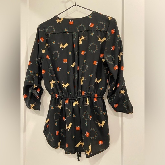 Stella Tweed XS Gifts Wreaths And Reindeer Christmas Blouse - Picture 3 of 10